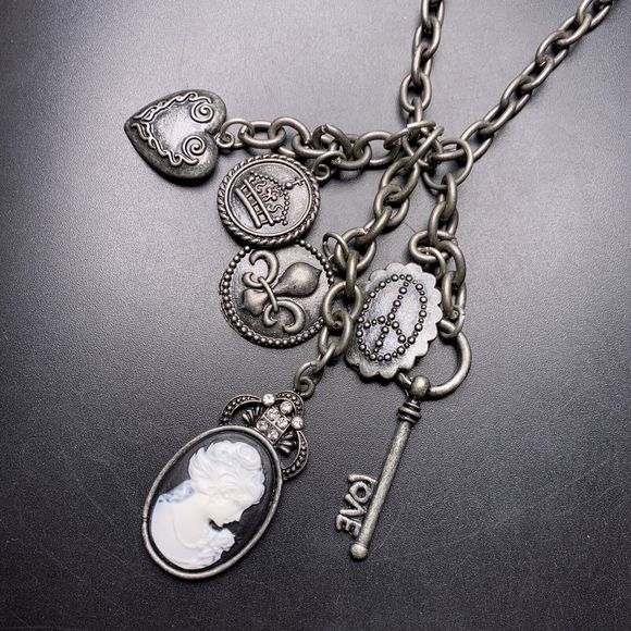 Faux Pearl Cameo Charm Pendant Necklace Antiqued Style Skeleton Key Fleur De Lis - Picture 6 of 6